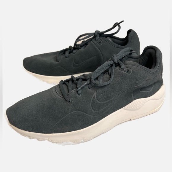 Nike | Air Max Oketo Sneaker - Picture 1 of 5